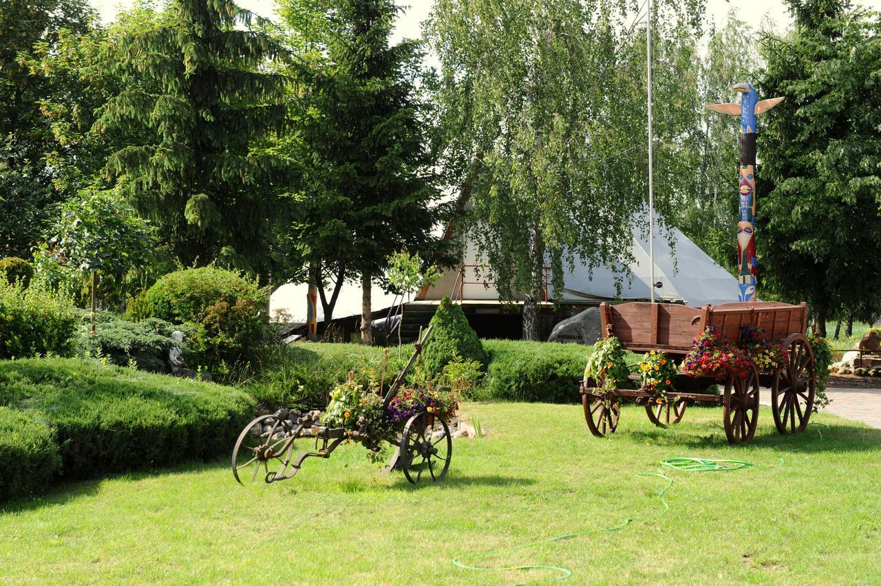 Dworek Wymyslowo Тухоля Экстерьер фото